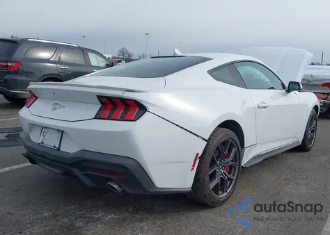 2024 Ford Mustang Ecoboost Fastback z USA, uszkodzony, nr VIN 1FA6P8TH6R5102625